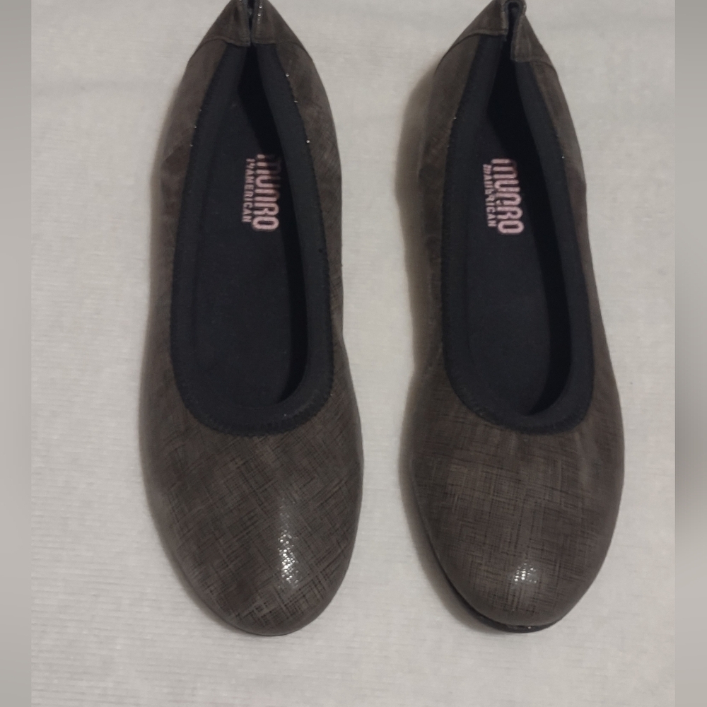 Munro flats shoes for women size 8M